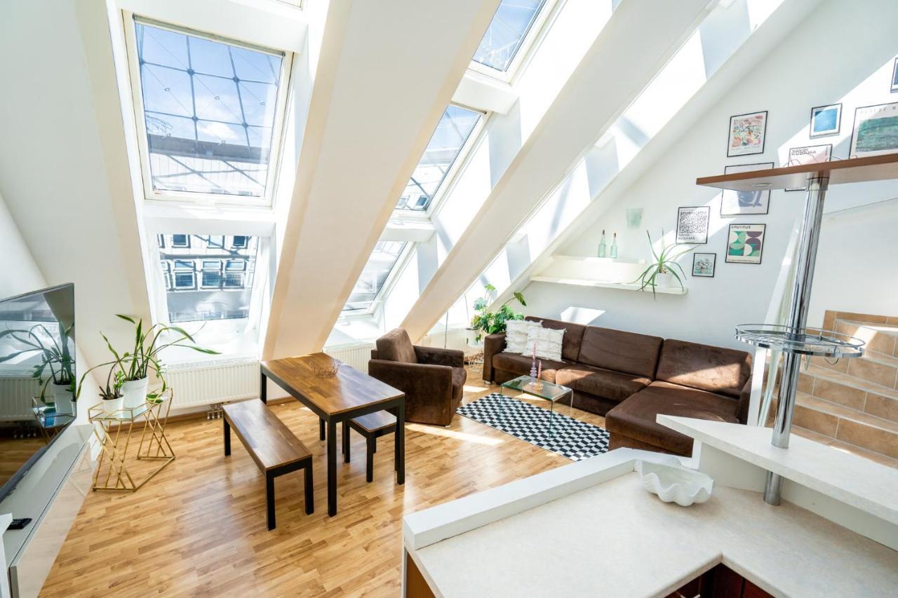 Unique Maisonette Apartment Gasometer 12Th Floor ウィーン エクステリア 写真